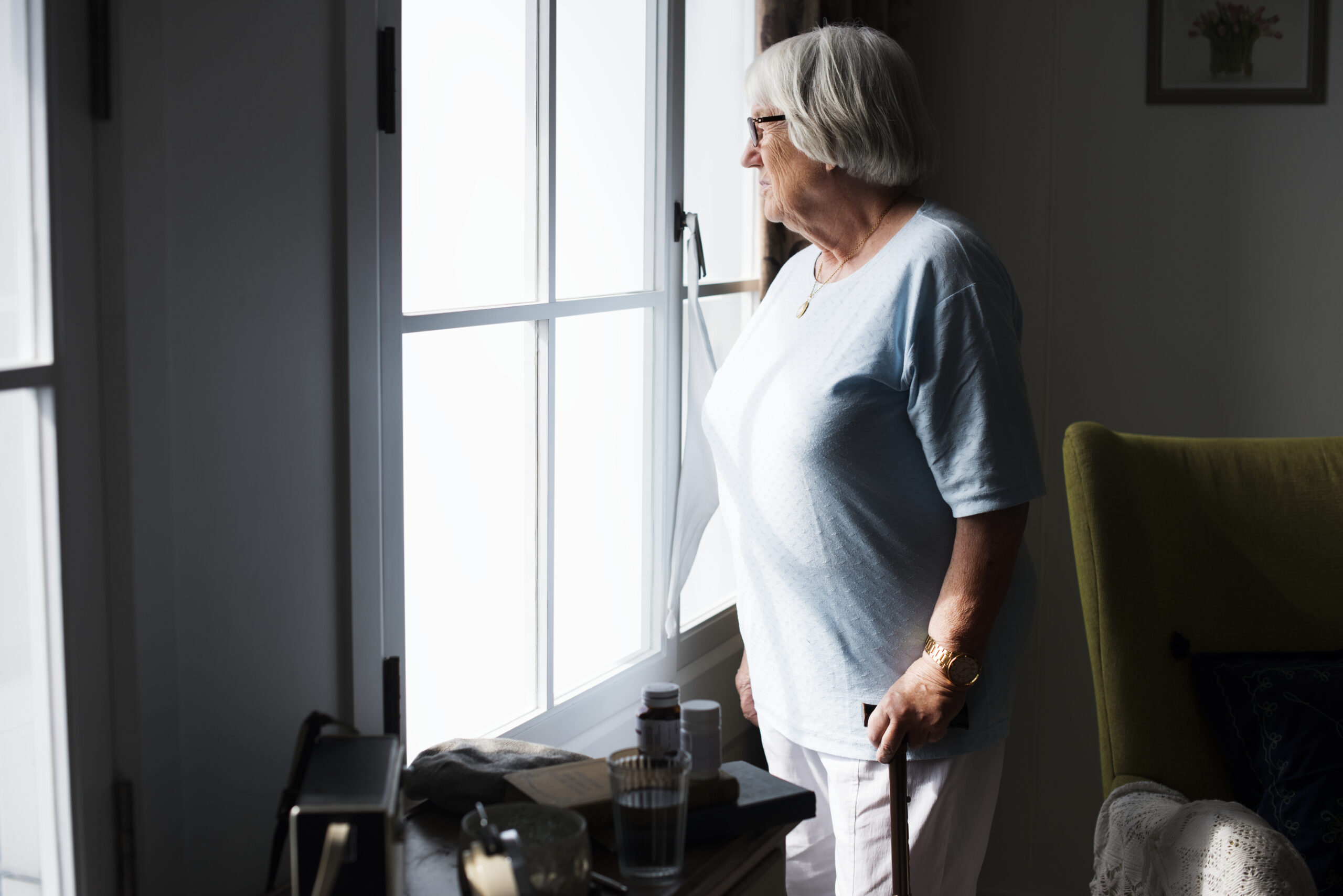 Stresul emoțional cu care se confruntă îngrijitoarele de seniori la domiciliu